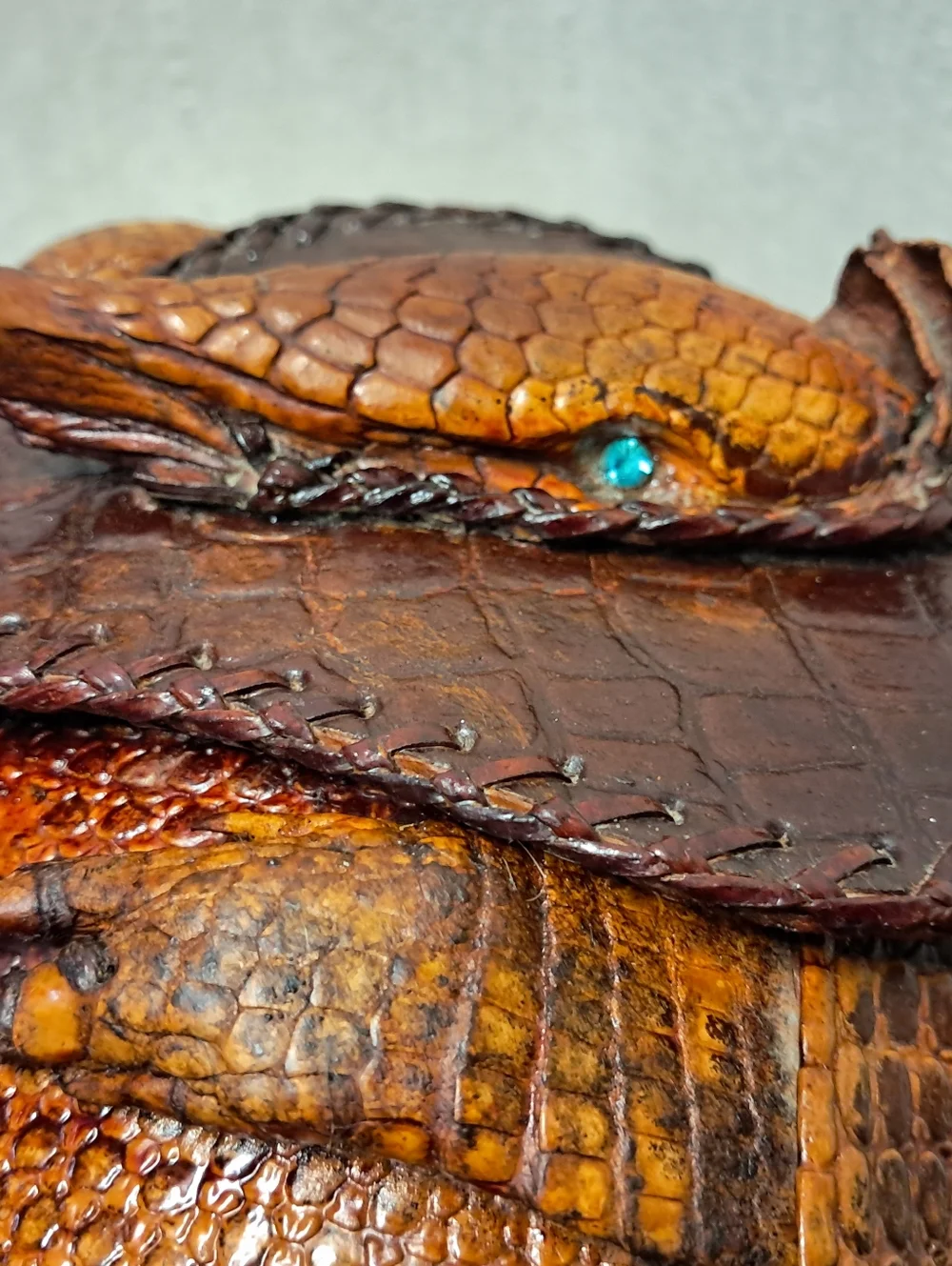 Vintage 1930's Armadillo Textured Leather Claw Accent Handbag - Picture 7 of 7